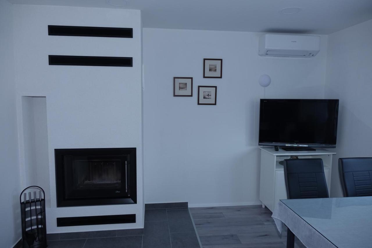 Apartmaji Anita Begunje pri Cerknici Kültér fotó